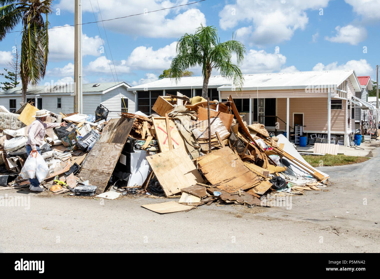 Everglades City Florida,after Hurricane Irma,houses homes residences,storm disaster recovery cleanup,flood surge damage destruction aftermath,trash,de Stock Photo