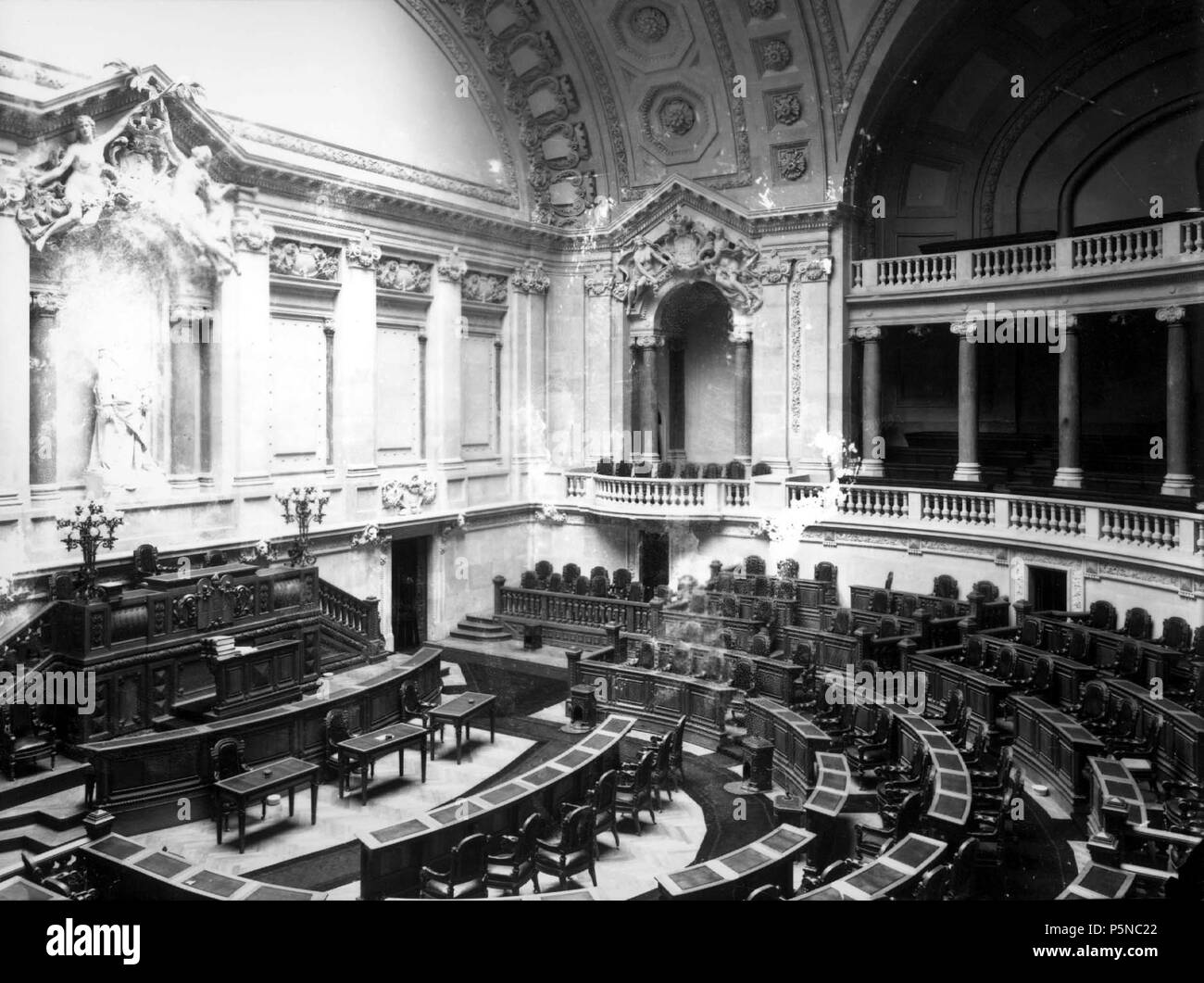 142 Aspecto da Câmara dos Deputados antes da implantação da República - Emílio Biel e Companhia Stock Photo
