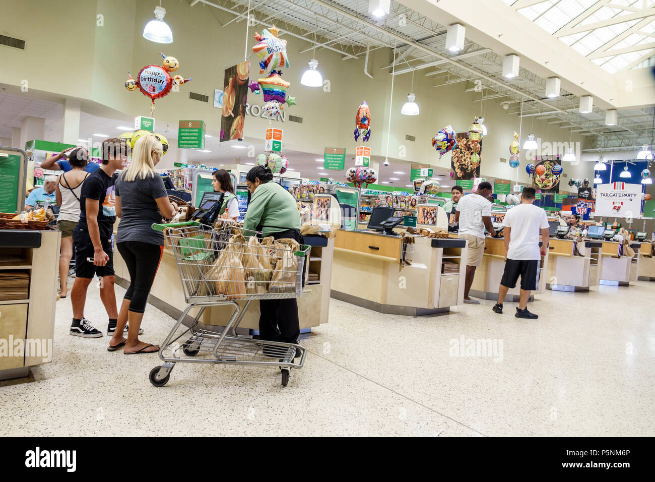 Naples Florida,Publix grocery store supermarket,interior shopper shoppers shop