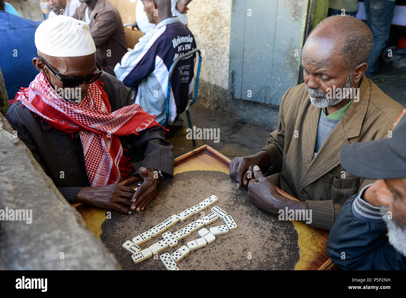 ETHIOPIA , Harar, old town, muslim man play domino game / AETHIOPIEN, Harar, Altstadt, Muslime spielen Domino Stock Photo