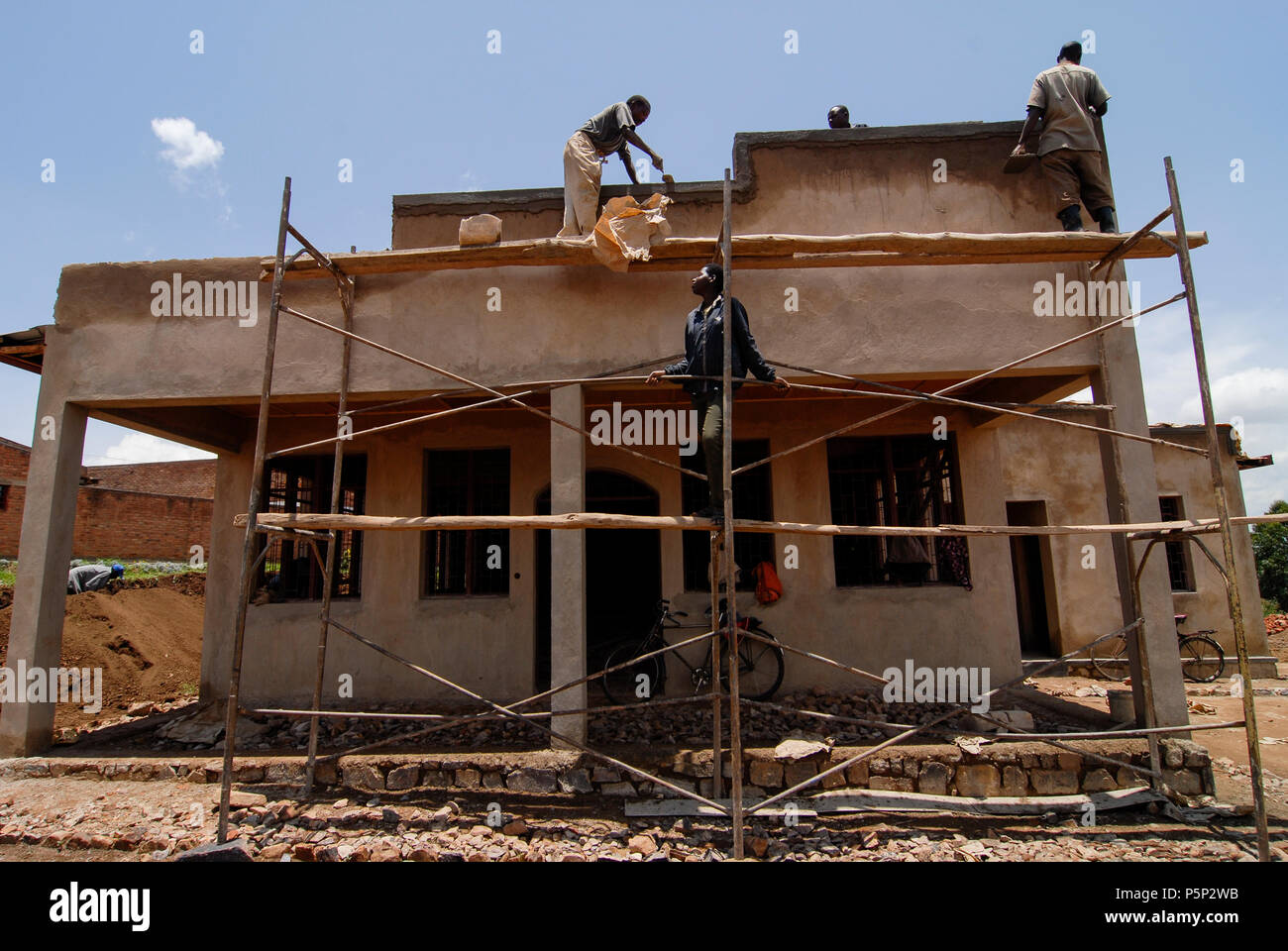 RWANDA, Byumba , construction of new house Stock Photo Alamy