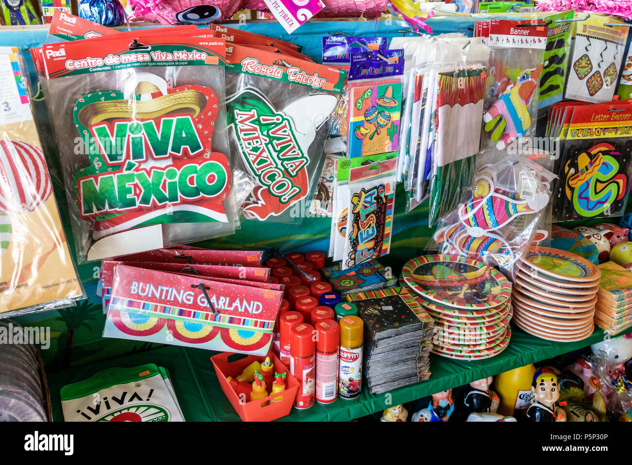 Immokalee Florida,Mimi's Piñatas,interior shopper