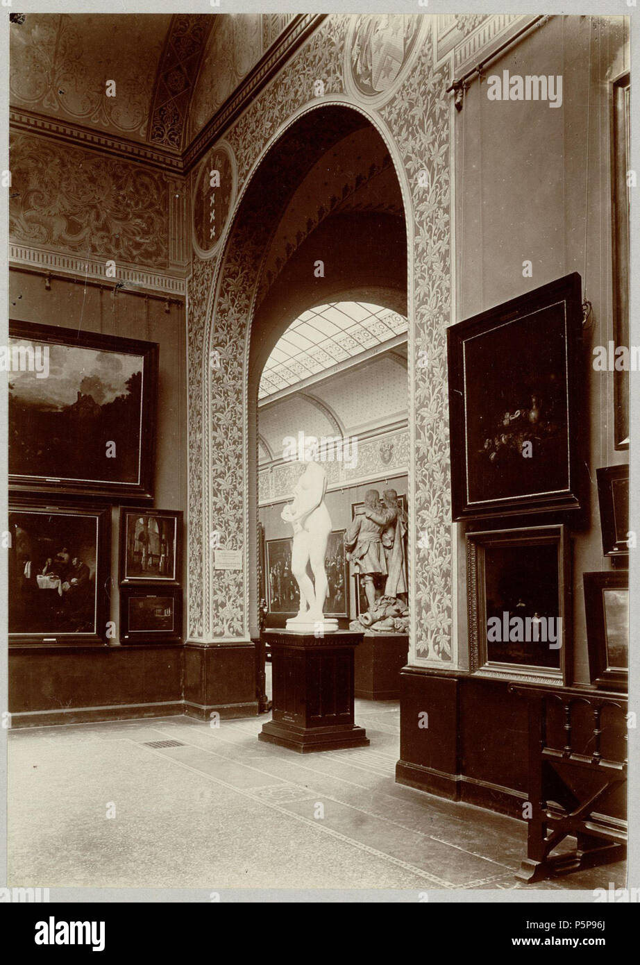 https://c8.alamy.com/comp/P5P96J/na-nederlands-beschrijving-rijksmuseum-interieur-zaal-van-de-collectie-van-der-hoop-zaal-269-documenttype-foto-vervaardiger-stomps-benjamin-wilhelmus-collectie-collectie-bw-stomps-datering-1894-tm-1900-geografische-naam-stadhouderskade-gebouw-rijksmuseum-inventarissen-httparchiefamsterdamarchief10162-afbeeldingsbestand-010162000708-generated-with-dememorixer-1894-tm-1900-benjamin-wilhelmus-stomps-1856-1904-189-benjamin-wilhelmus-stomps-afb-010162000708-P5P96J.jpg
