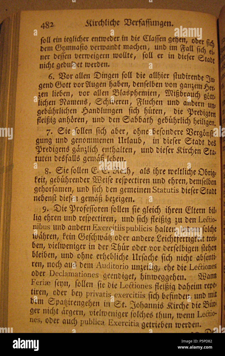 N/A. This is a scan of the historical document with the title: Ordnung des Gymnasii aus/ From Sammlung Hamburgischer Gesetze und Verfassungen, Der Achte Theil . 1770. Klefeker, Johann (Ed.) 425 De Ordnung des Gymnasii 482 Stock Photo