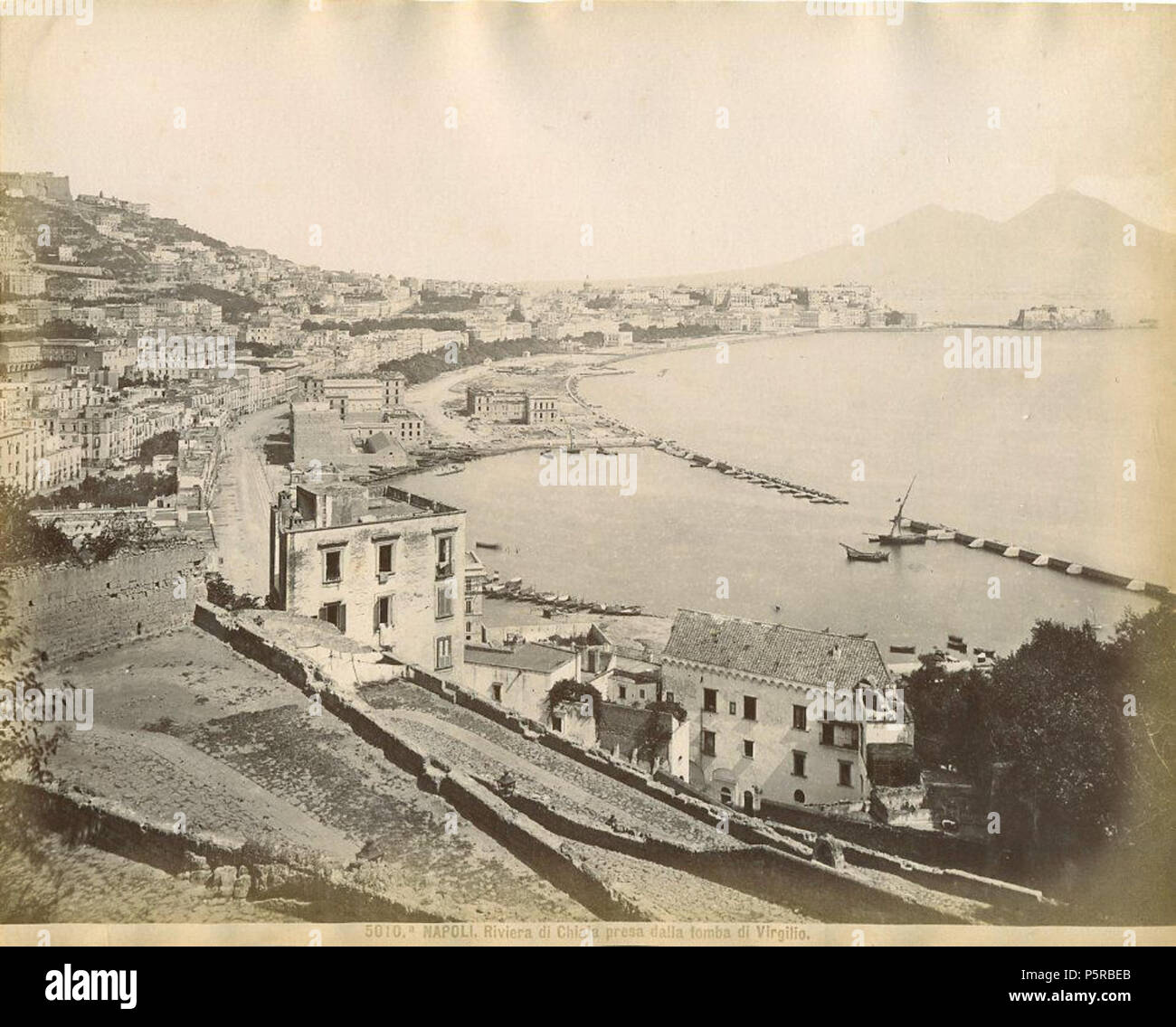 N/A. Italian photographer N/A 240 Brogi, Giacomo (1822-1881) - n. 5010a - Napoli - Riviera di Chiaia dalla tomba di Virgilio Stock Photo