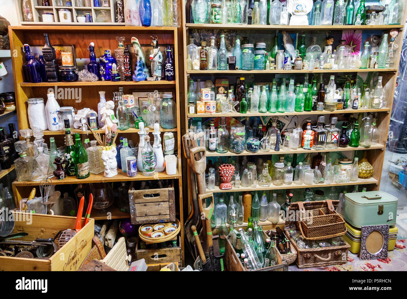 Stuart Florida,Crow's Nest Antiques shopper shoppers