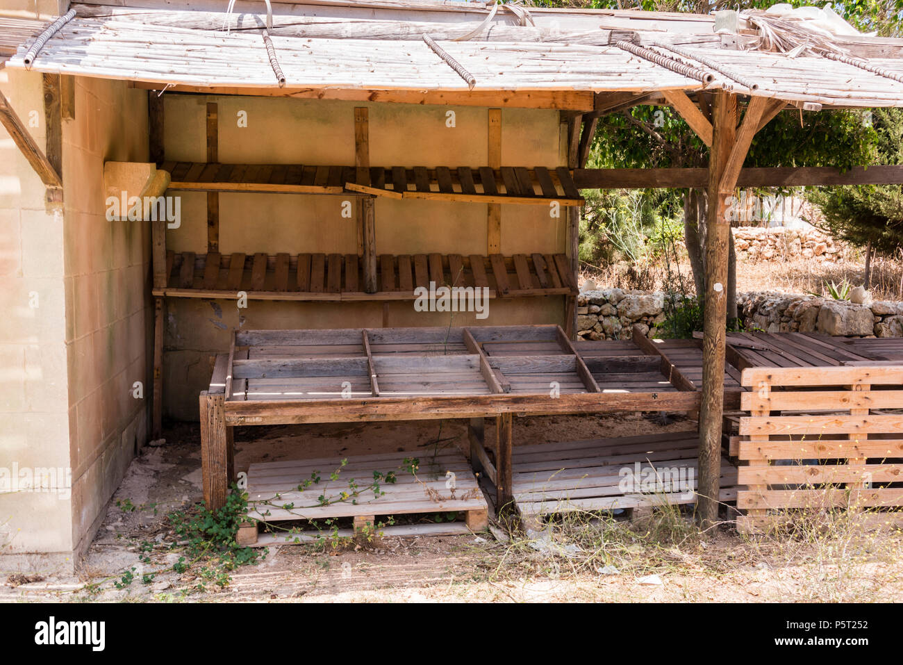 Empty wooden stall at market hires stock photography and images Alamy