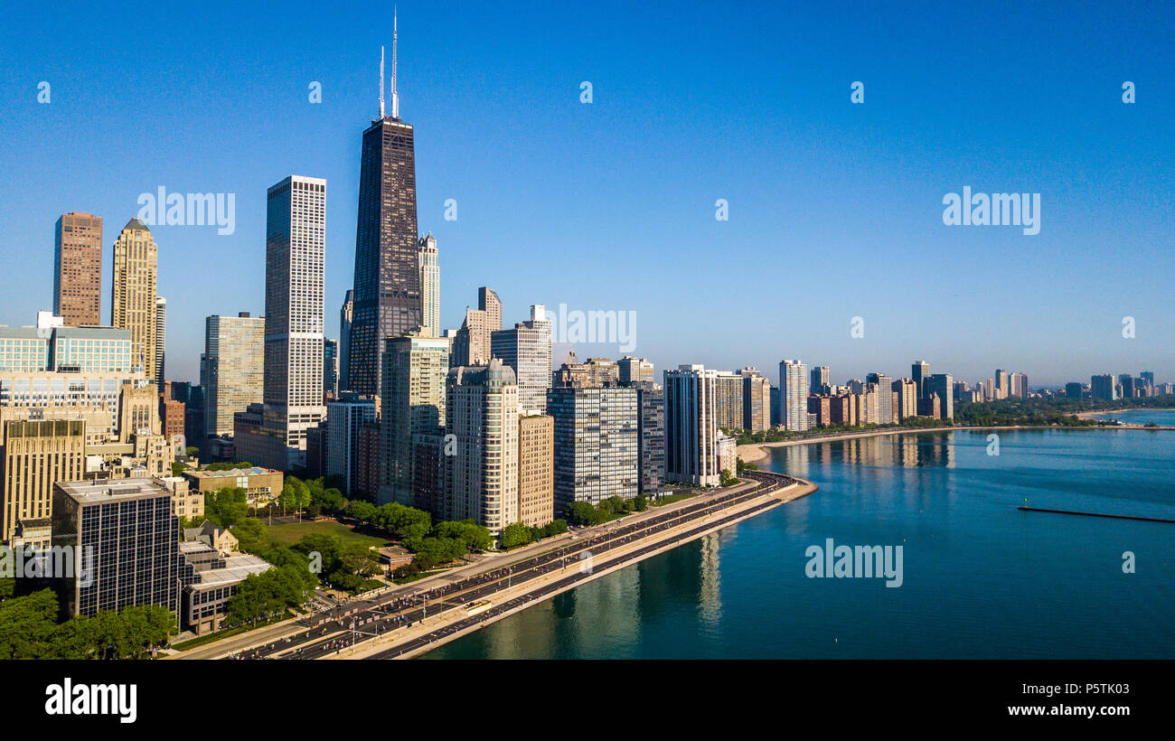 John Hancock Center, 875 N Michigan and Chicago skyline, IL, USA Stock Photo