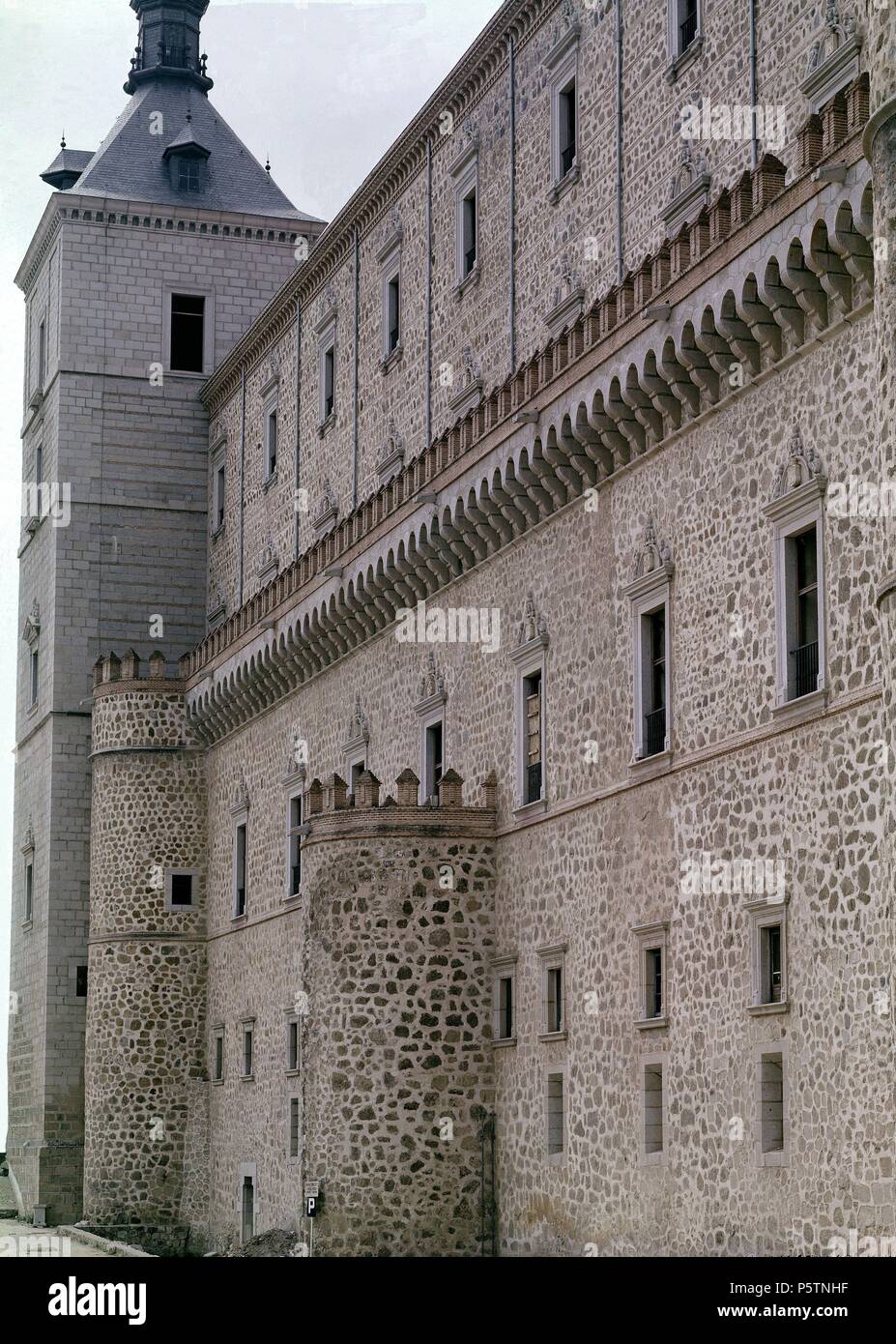 fachada-del-alcazar-author-alonso-covarrubias-1488-1570-location