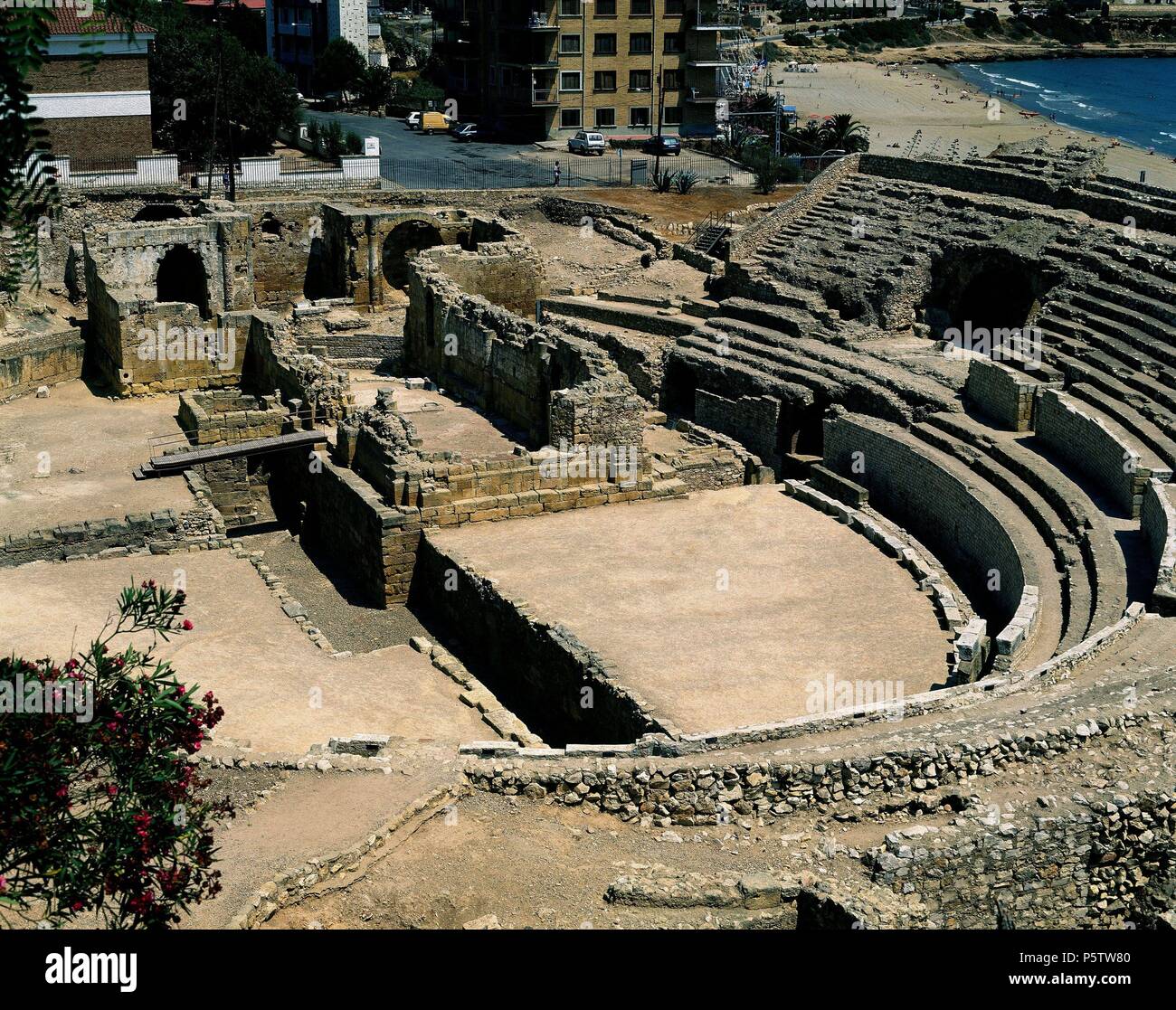 RESTOS DE LA BASILICA VISIGODA Y DE LA IGLESIA ROMANICA DE NUESTRA SEÑORA DEL MILAGRO EN EL ANFITEATRO DE CARTAGO. Location: ANFITEATRO ROMANO. Stock Photo