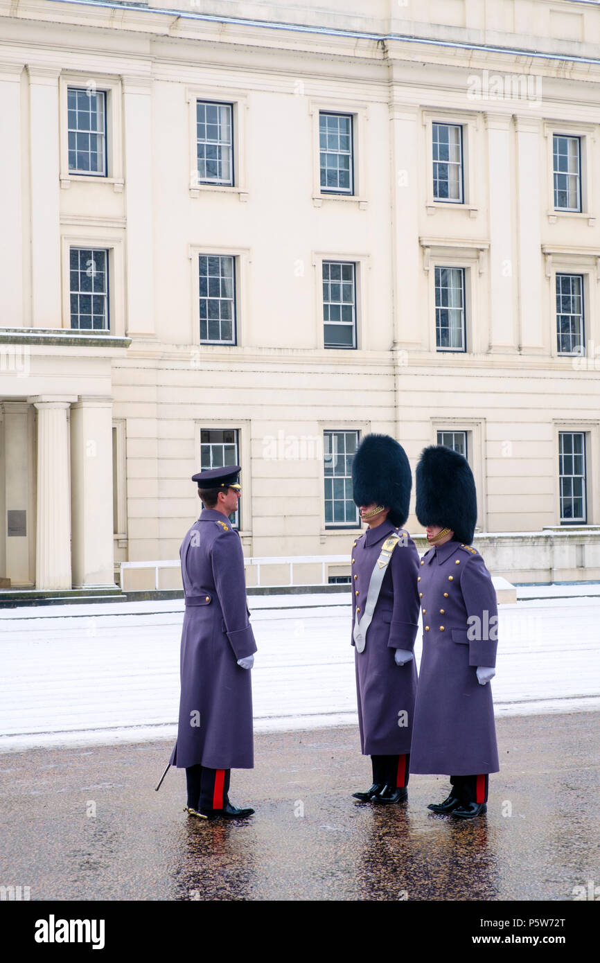 Europe Uk England London View Of Guard With Rifle Wearing Bearskin Hat ...