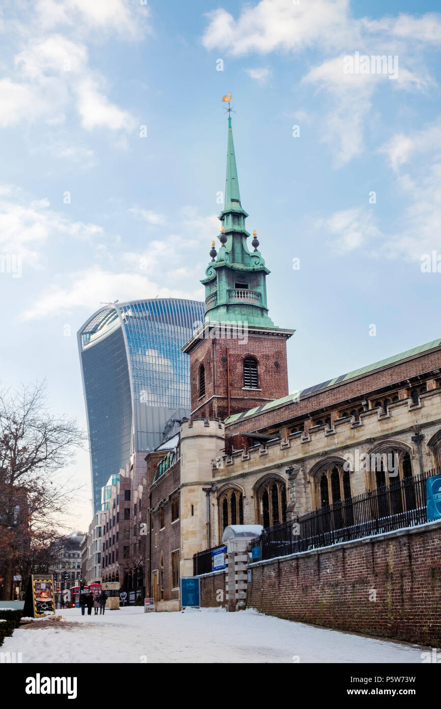 All-Hallows by the Tower church and the Walkie Talkie building (whose top floor has a sky garden), in the City of London in winter Stock Photo