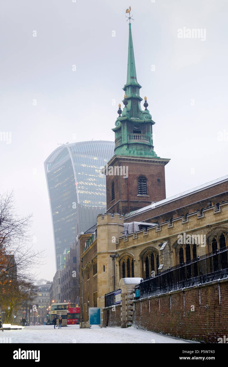 All-Hallows by the Tower church and the Walkie Talkie building (whose top floor has a sky garden), in the City of London in winter Stock Photo