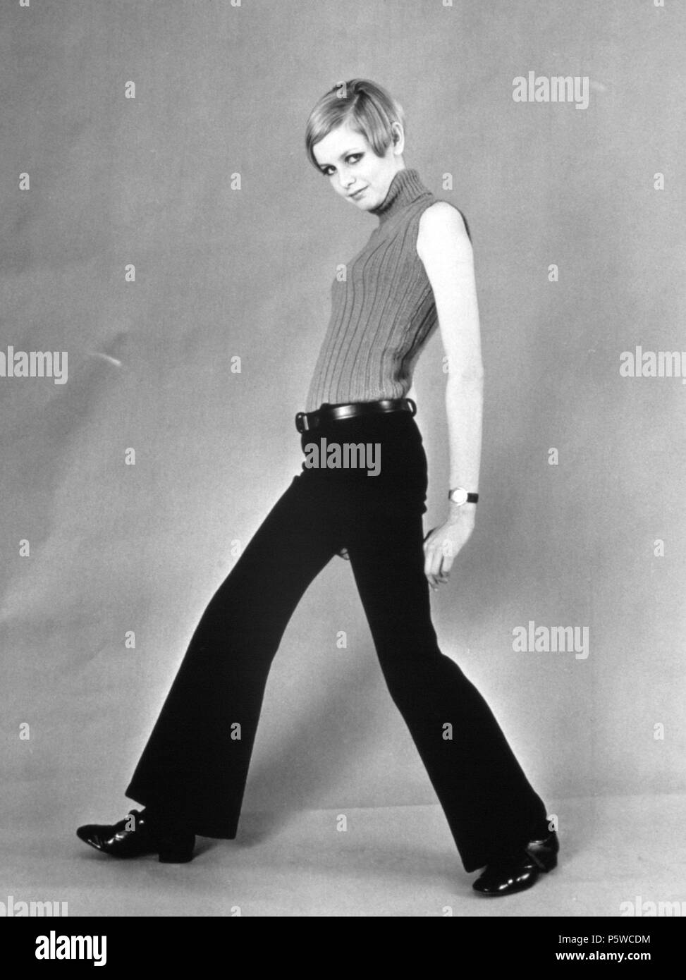 English Supermodel Twiggy Attends An Event In Los Angeles 1980s OLD PHOTO 2 