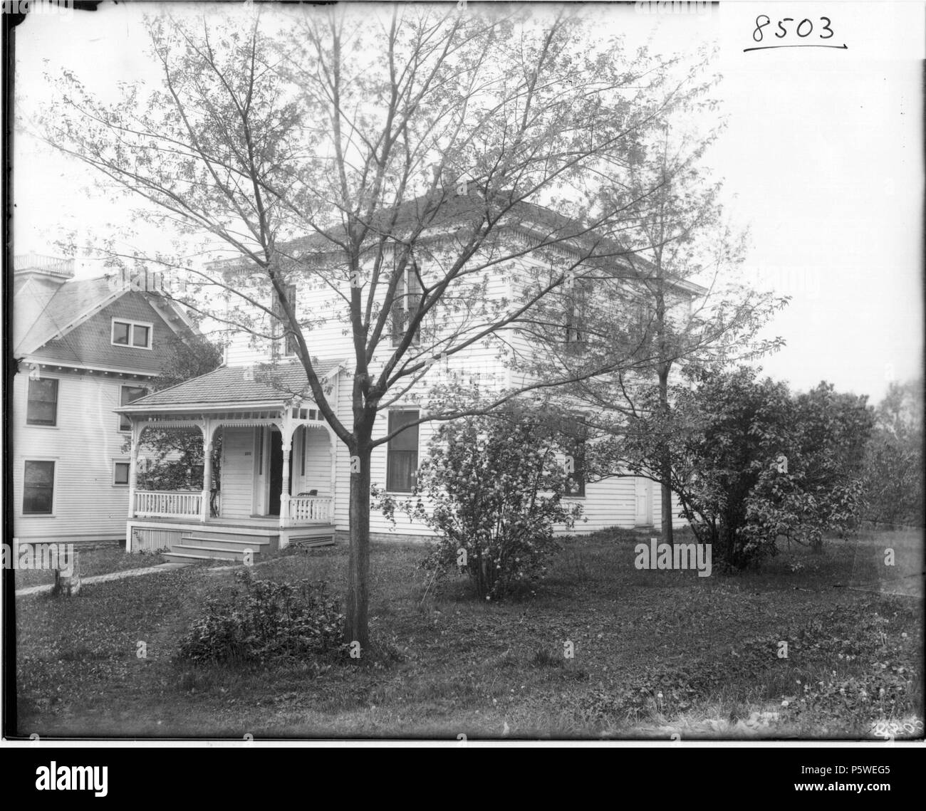 N/A. English: Persistent URL: digital.lib.muohio.edu/u/snyder,3462 Subject (TGM): Fraternities and sororities; Houses; Dwellings; Location: Oxford, Ohio [Journal entry: Methodist Episcopal Parsonage]  . 1908. Snyder, Frank R. Flickr: Miami U. Libraries - Digital Collections 434 Delta Rho fraternity house 1908 (3195503216) Stock Photo