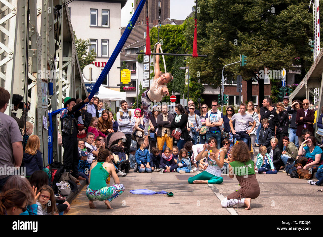 artists of the compagnie Fliegenwerk at the Midsummer Festival at the Chocolate Museum in the Rheinau harbor, Cologne, Germany  Artisten der Compagnie Stock Photo