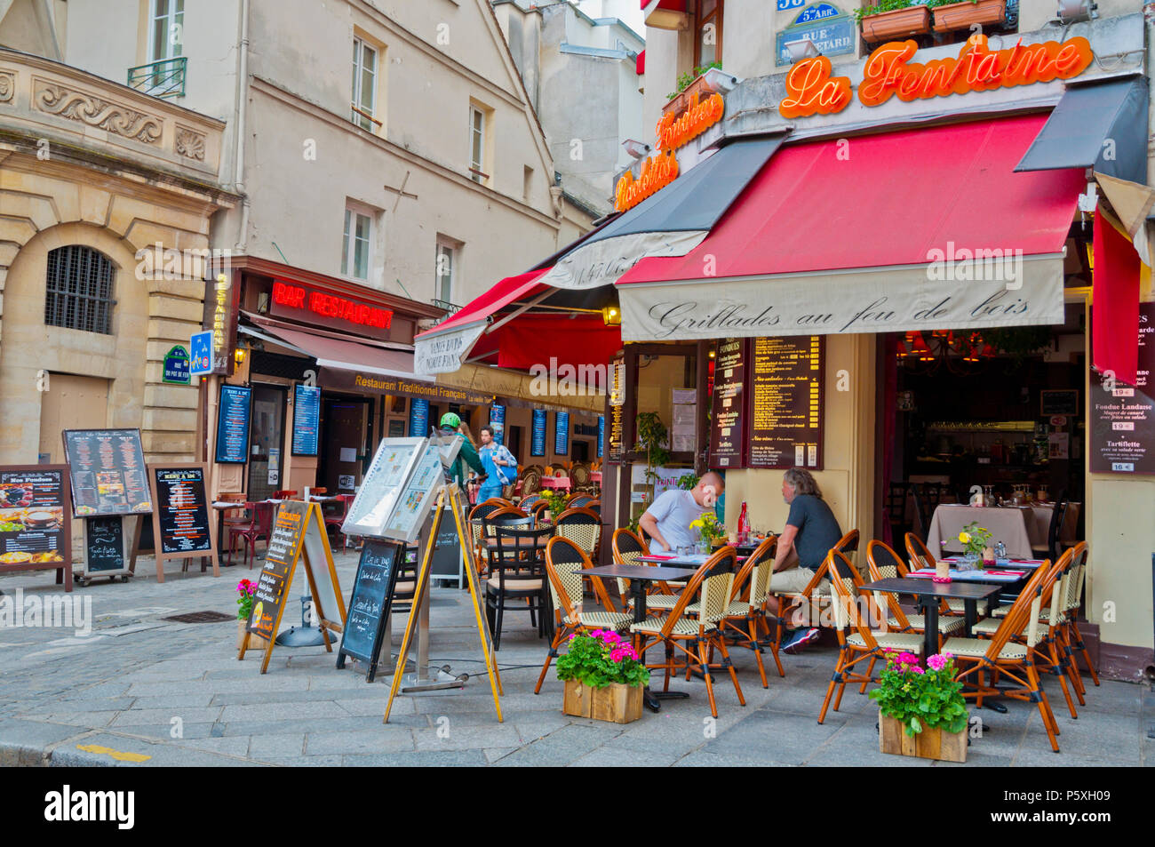 Rue Mouffetard, at Rue du Pot de Fer, Latin Quarter, Paris, France Stock Photo