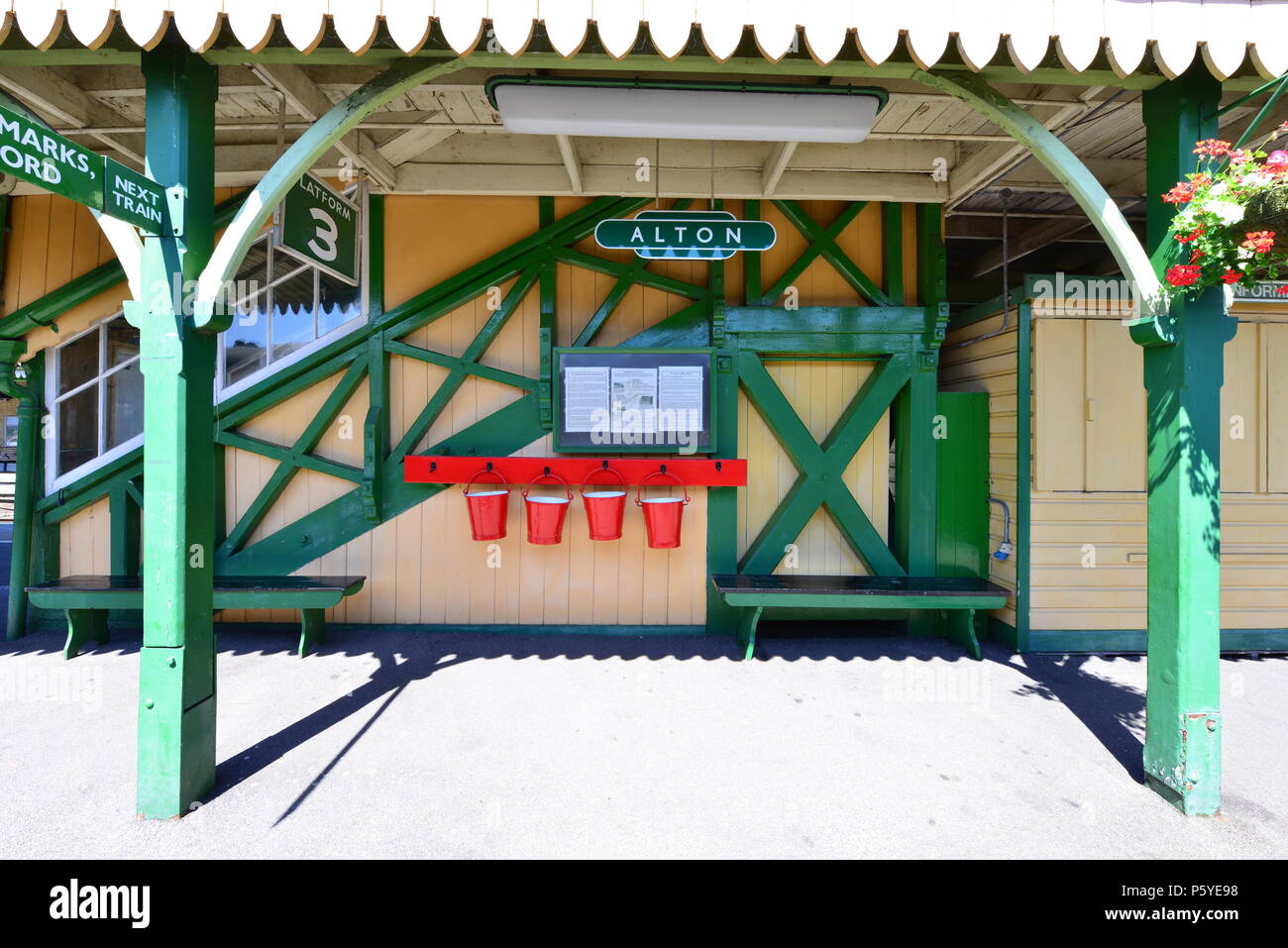 Alton station in Hampshire Stock Photo Alamy