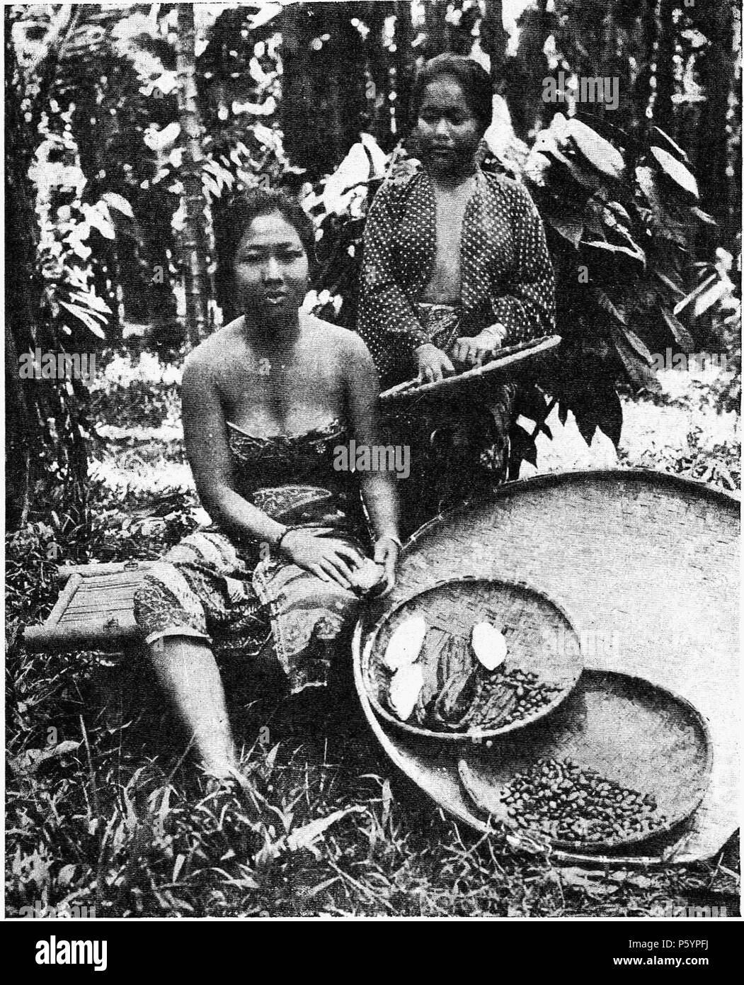 Java women history hi-res stock photography and images - Alamy