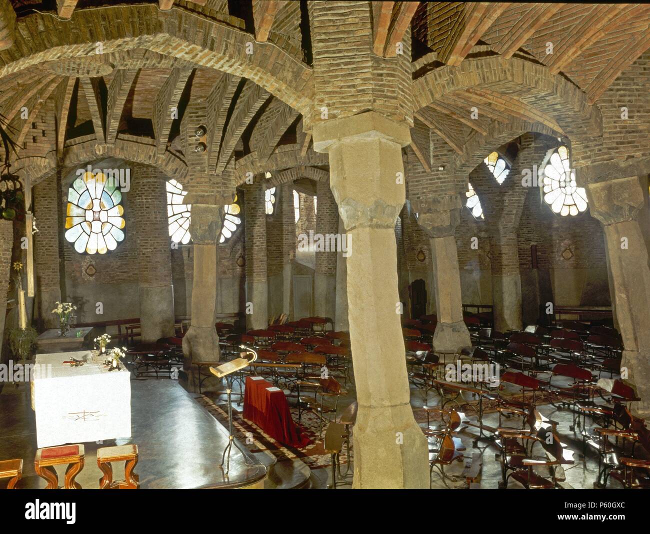 INTERIOR DE LA IGLESIA - SIGLO XX - MODERNISMO CATALAN. Author: Antoni Gaudí (1852-1926). Location: COLONIA GÜELL, SANTA COLOMA DE GRAMENET, BARCELONA, SPAIN Stock Photo - Alamy INTERIOR DE LA IGLESIA - SIGLO XX - MODERNISMO CATALAN. Author: Antoni Gaudí (1852-1926). Location: COLONIA GÜELL, SANTA COLOMA DE GRAMENET, BARCELONA, SPAIN Stock Photo - Alamy