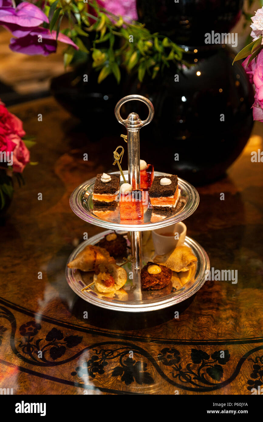 Fancy hors devours Stock Photo Alamy