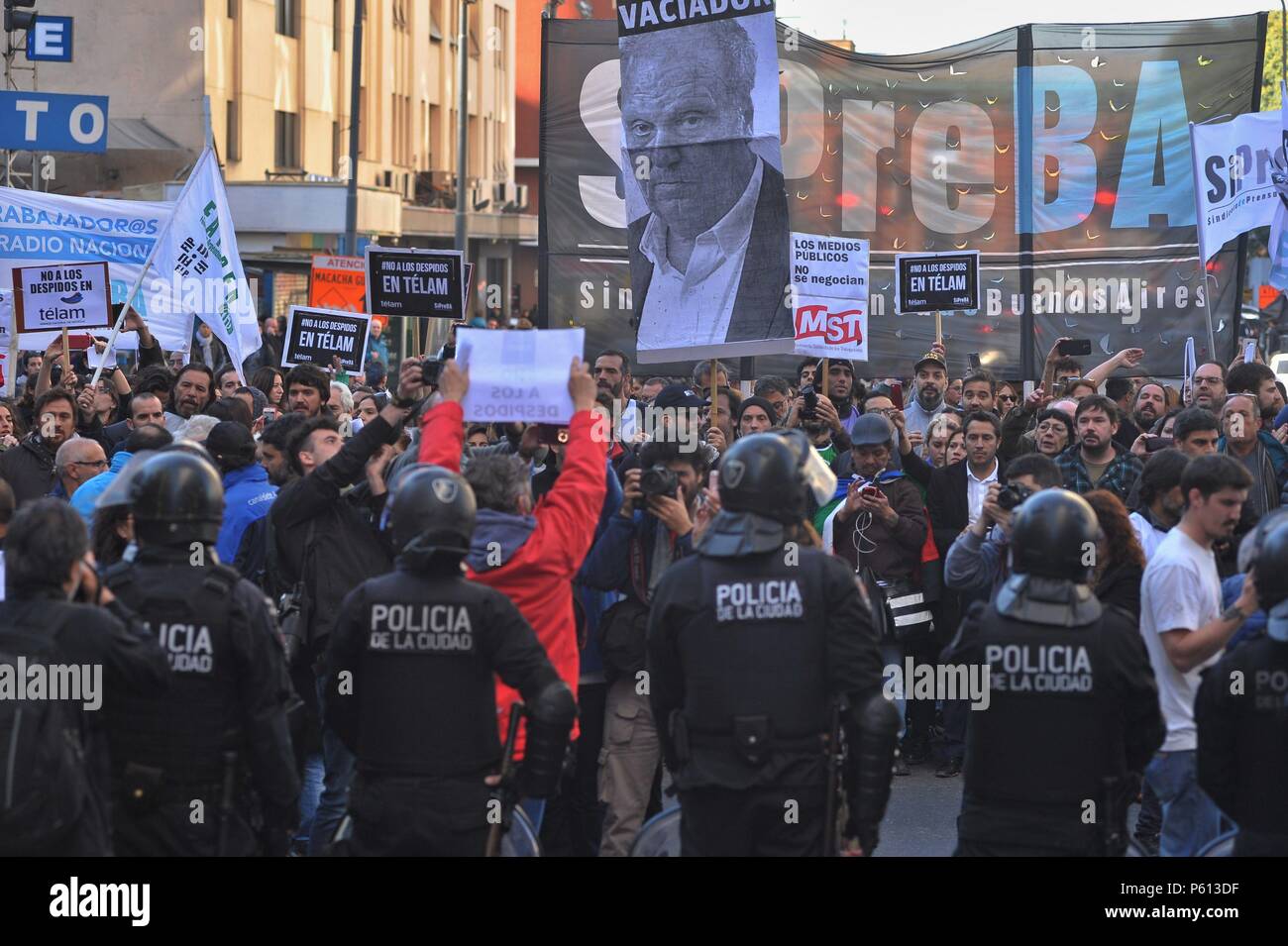Buenos Aires, Buenos Aires, Argentina. 27th June, 2018. Riot police is ...