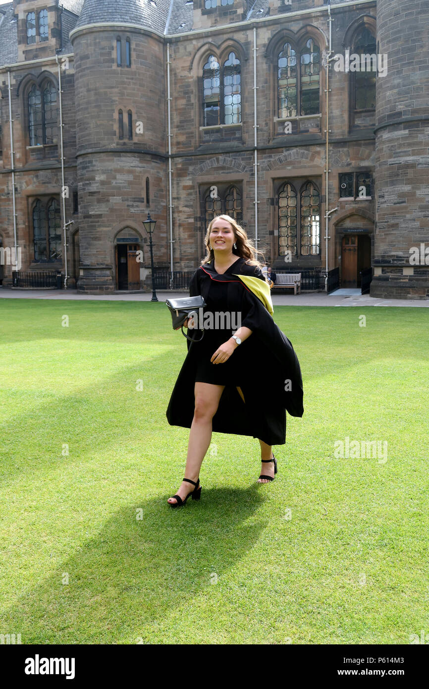 Graduation university of glasgow hires stock photography and images
