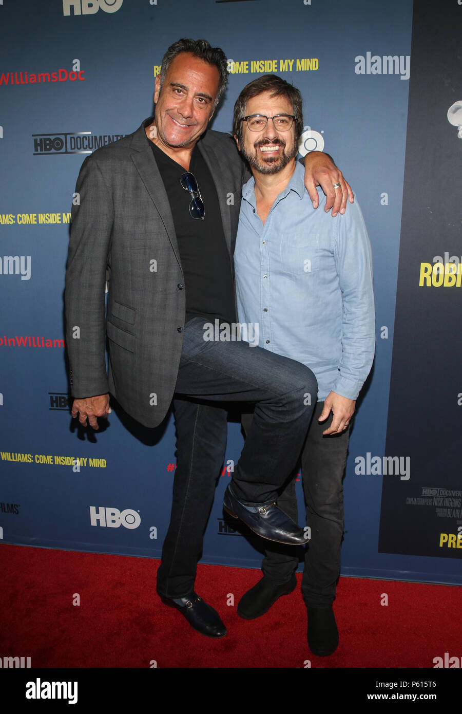 Ray romano and brad garrett hires stock photography and images Alamy