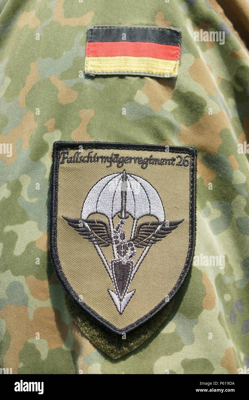 Duren, Deutschland. 20th June, 2018. Paratrooper LLBrig 1st Badge of the Paratroopers Regiment 26 | usage worldwide Credit: dpa/Alamy Live News Stock Photo