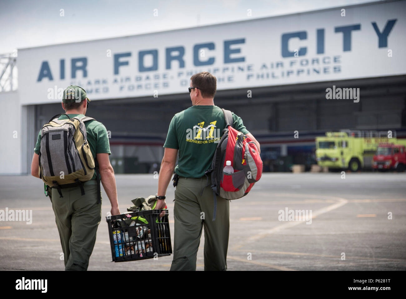 Royal Australian Air Force No 11 Squadron personnel arrive at Clark Air