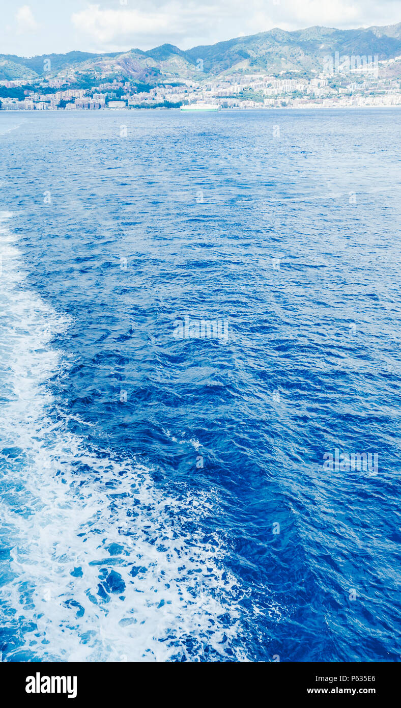 Boat yacht cruise ship tourist hi-res stock photography and images - Alamy