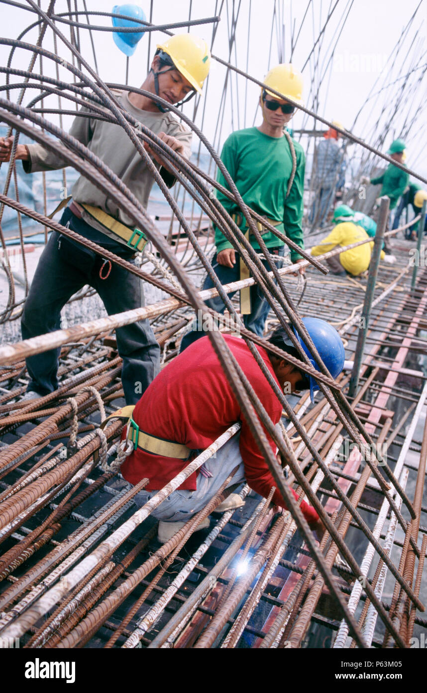 Welding reinforcement for the deck concreting on the two cable stay bridges, Mega Bridge, Bangkok, Thailand Stock Photo
