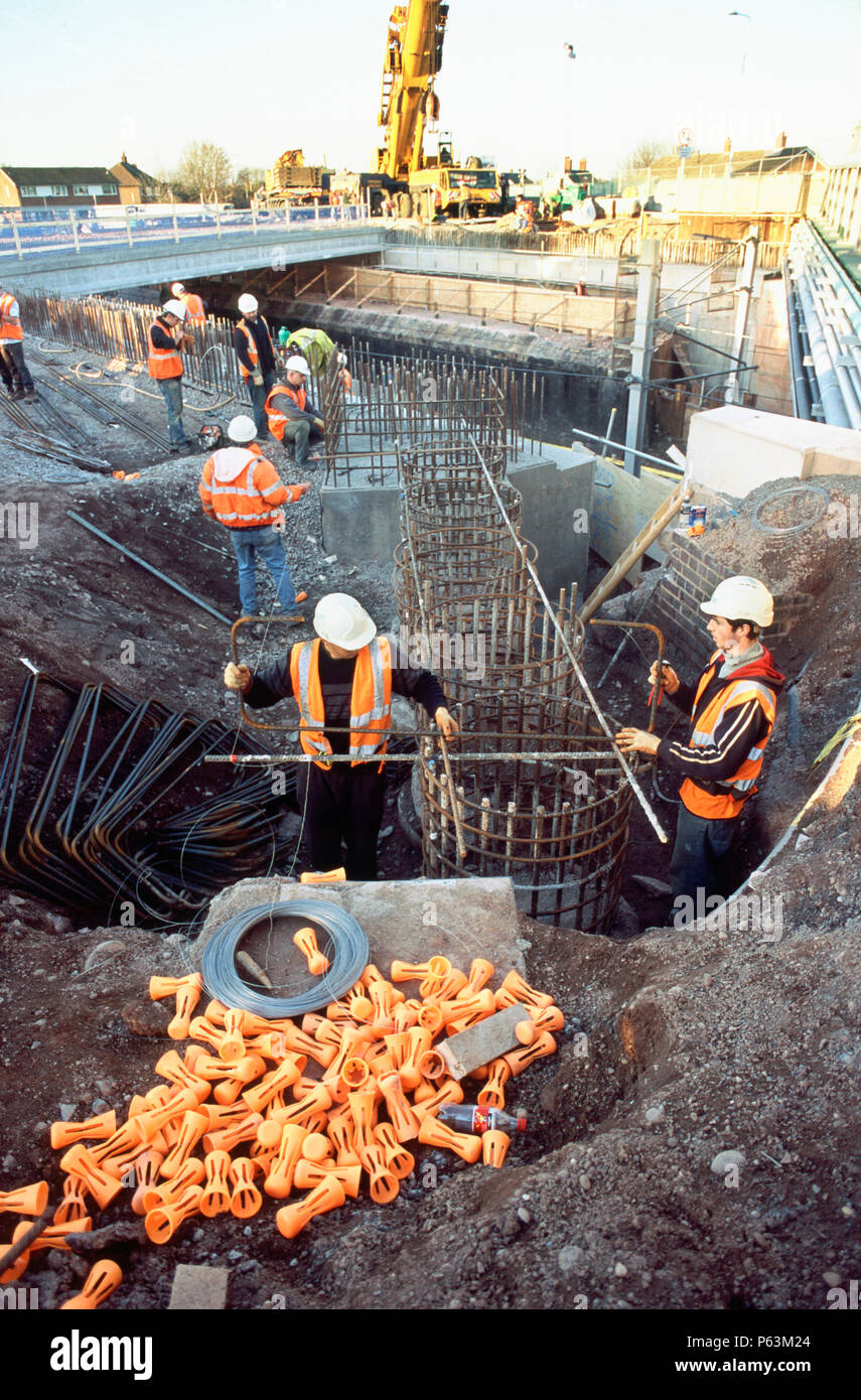 Preparing reinforcement for the top of the piled abutment wall, Lichfield bridges WCML Stock Photo