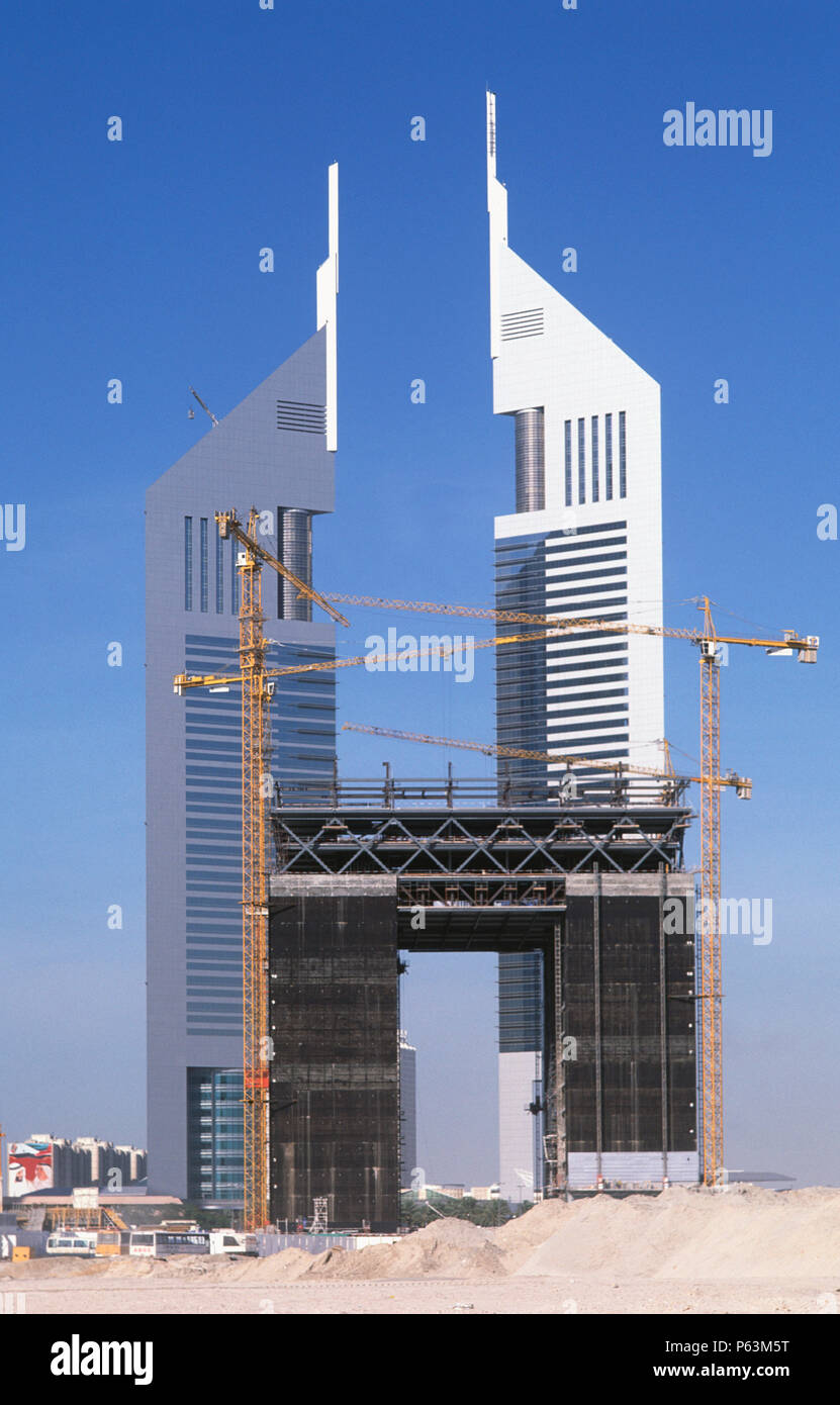 Gateway building for the new financial zone, Dubai Finance District