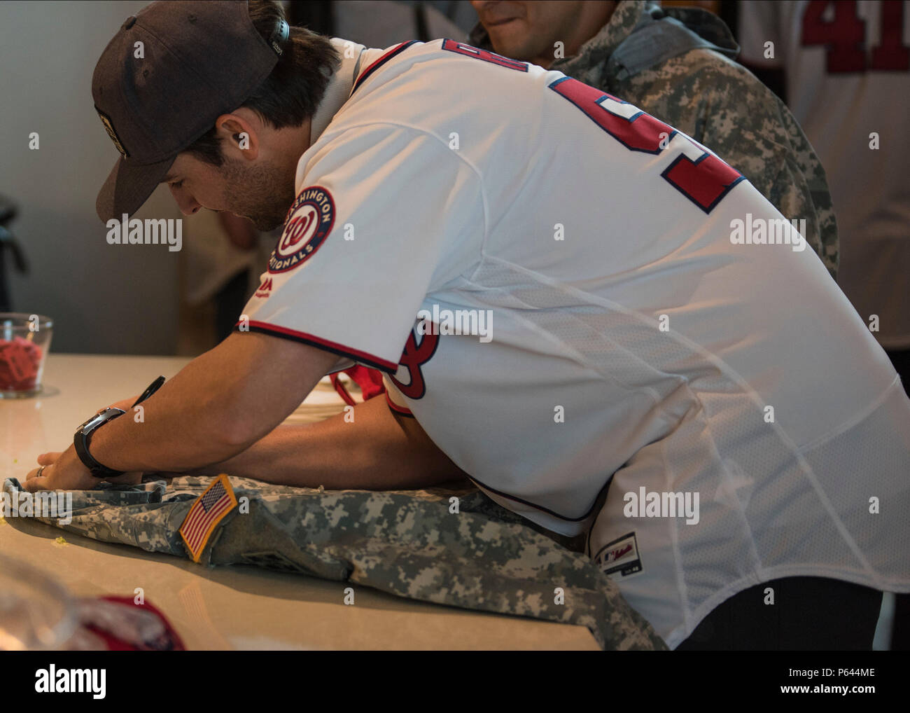 washington nationals camo shirt