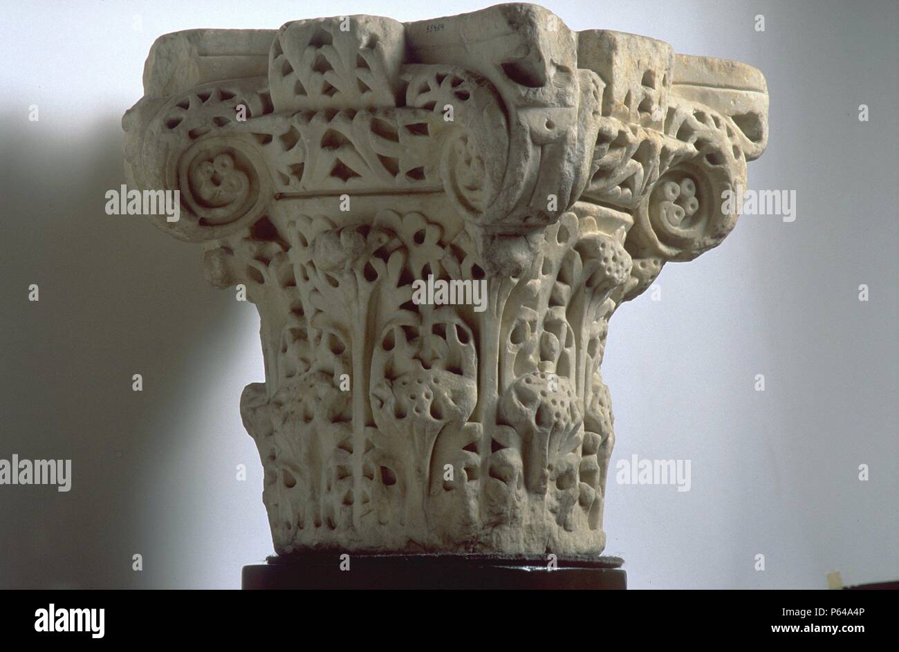 CAPITEL. ARQUITECTURA MUSULMAN. (DEPOSITO MUSEO ARQUEOLOGICO NACIONAL