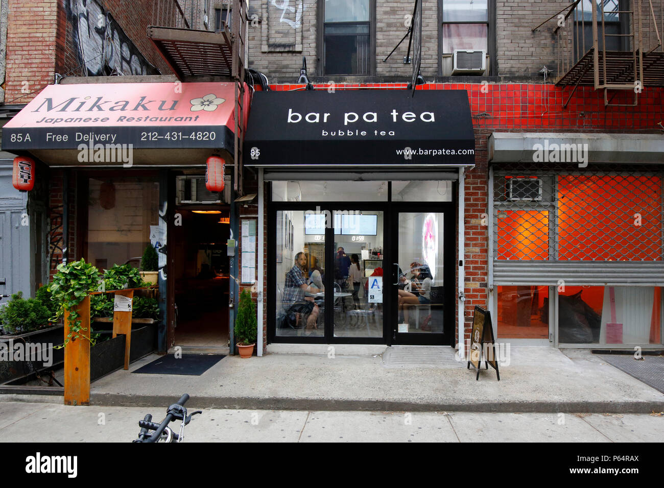 Bar Pa Tea, 85 Kenmare Street, New York, NY. exterior storefront of a  bubble tea shop in the SoHo neighborhood of Manhattan. Stock Photo