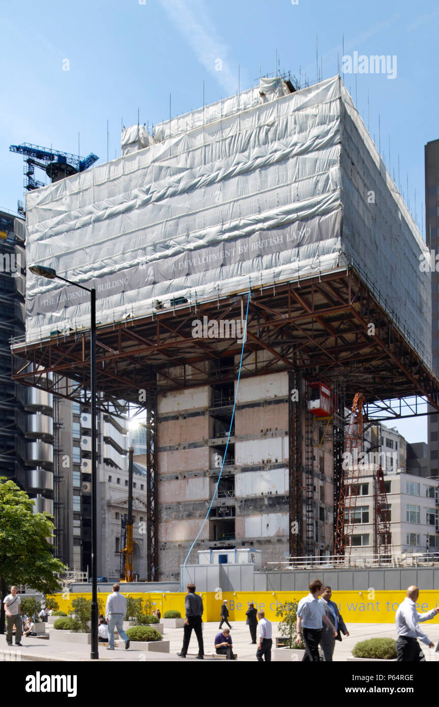 Demolition of an office building to make way for 122 Leadenhall Street 'cheese-grater' building designed by Richard Rogers Partnership, 2008 Stock Photo