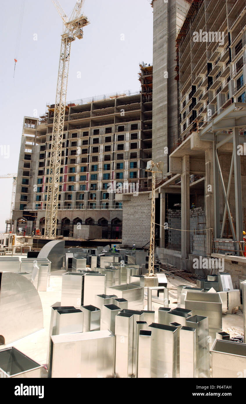 Construction on the Atlantis Hotel on the Palm Jumeirah.  Atlantis hotel site at the Palm Island, Dubai, United Arab Emirates, April 2007. Stock Photo