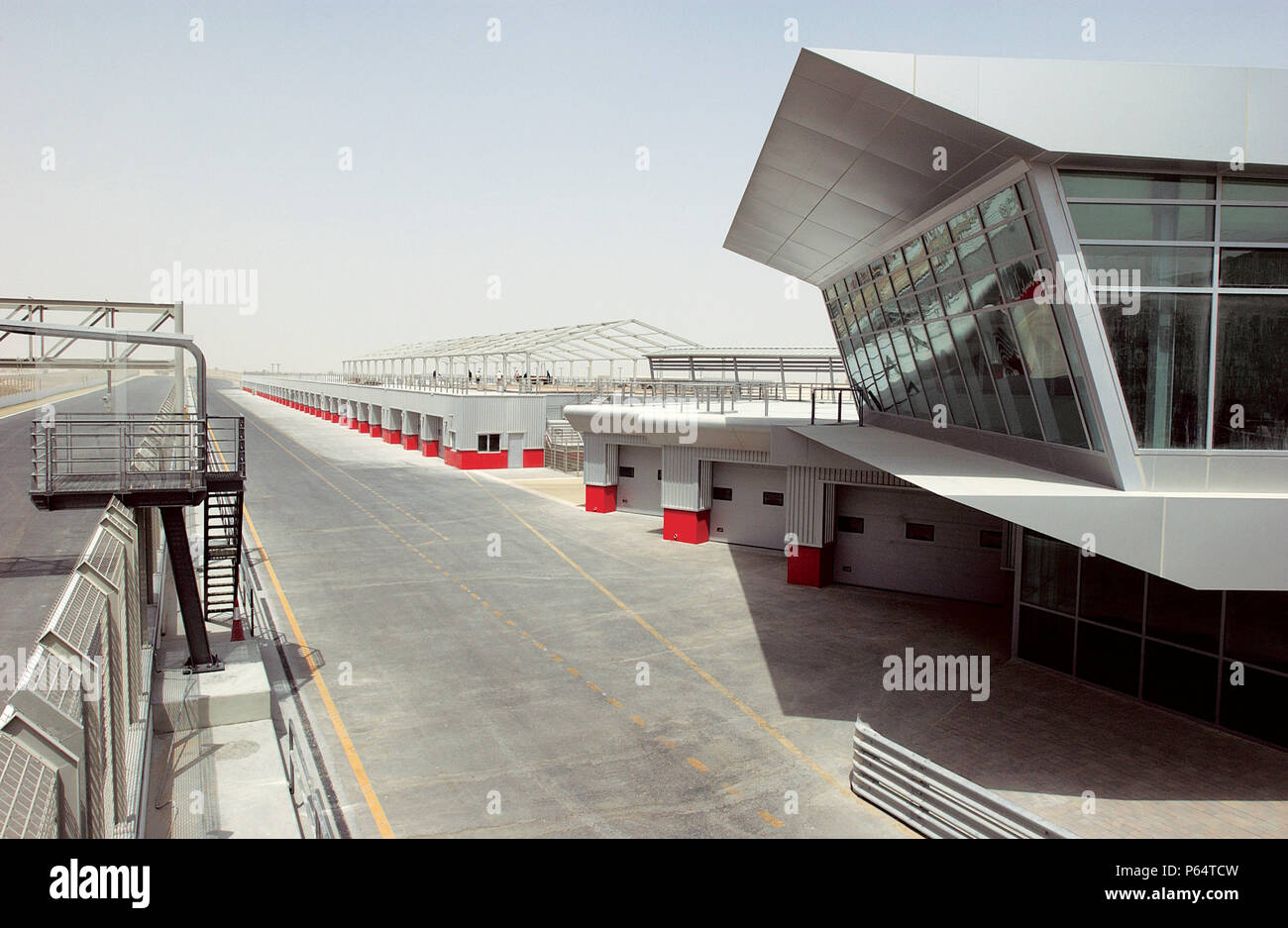 Dubai Autodrome under construction at the Dubailand, Dubai, United Arab Emirates, September 2004. Transforming 7.5km of sandy desert in the heart of D Stock Photo