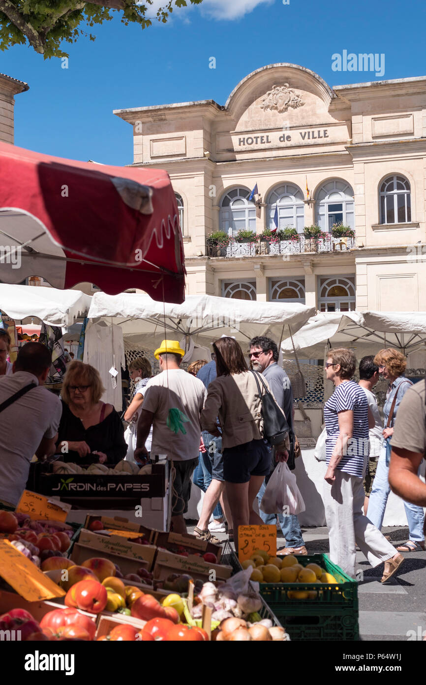 Market Stalls Apt Vaucluse Provence-Alpes-Côte d'Azur France Stock Photo