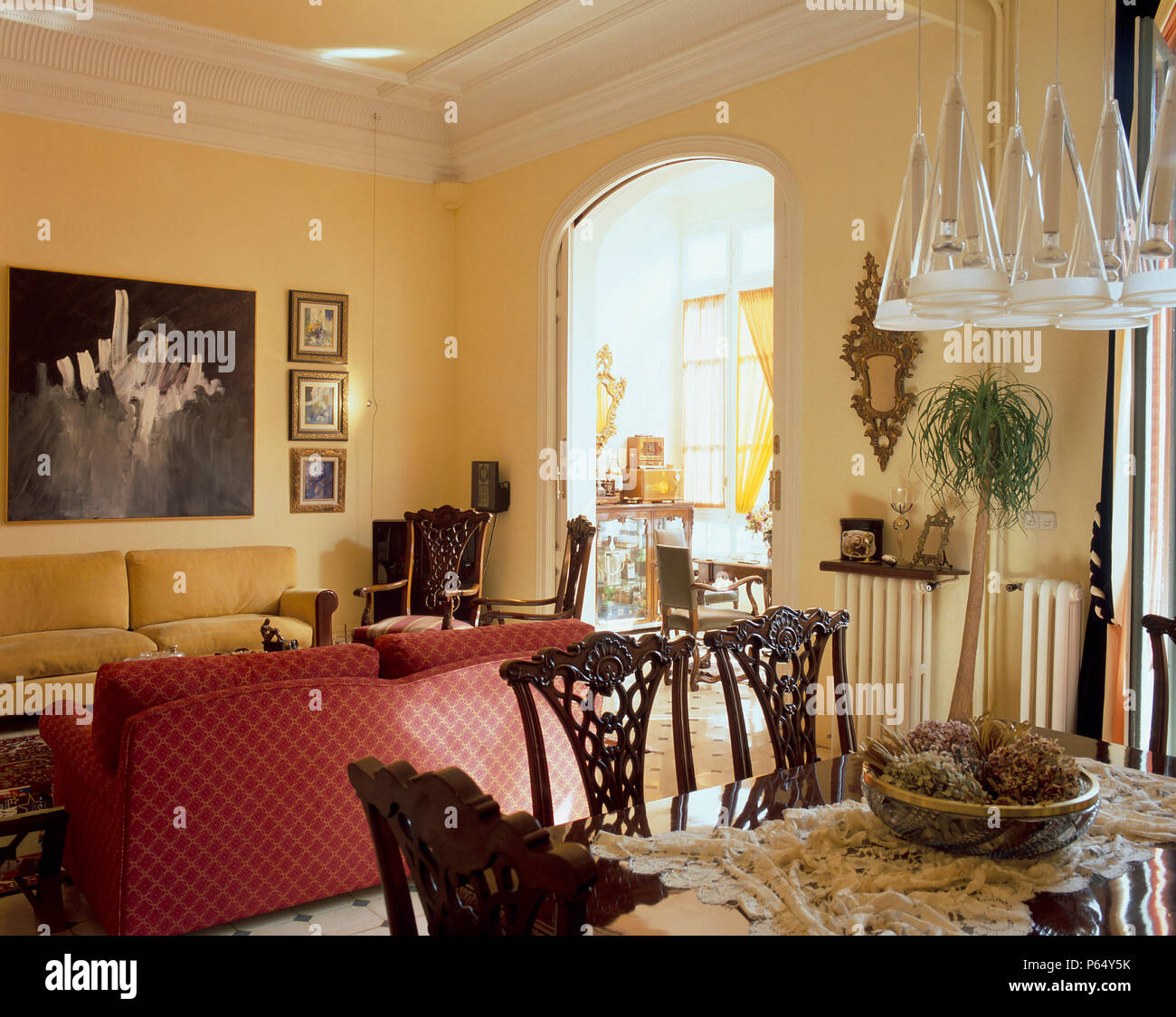 Dining table above view hi-res stock photography and images - Alamy