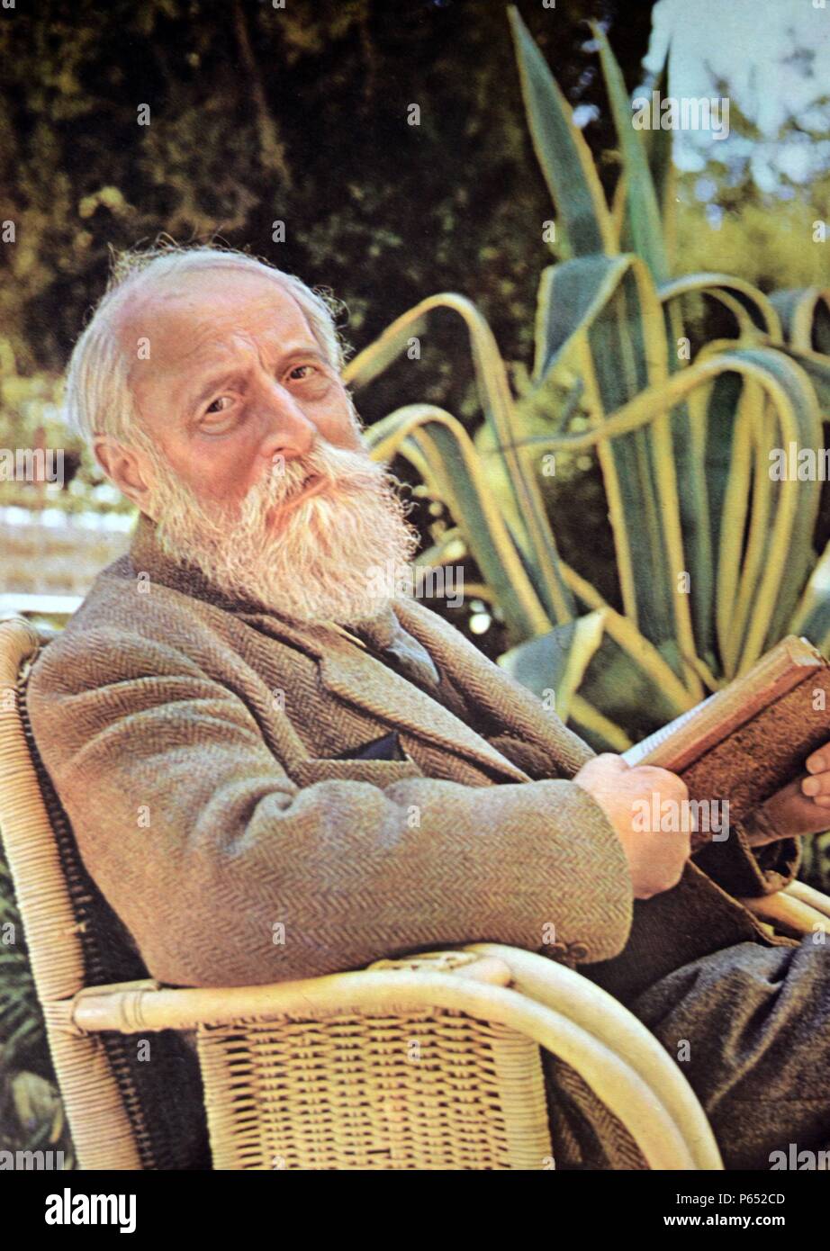 Martin Buber (February 8, 1878 – June 13, 1965) Austrian-born Israeli Jewish philosopher best known for his philosophy of dialogue, a form of existentialism centered on the distinction between the I–Thou relationship and the I–It relationship Stock Photo