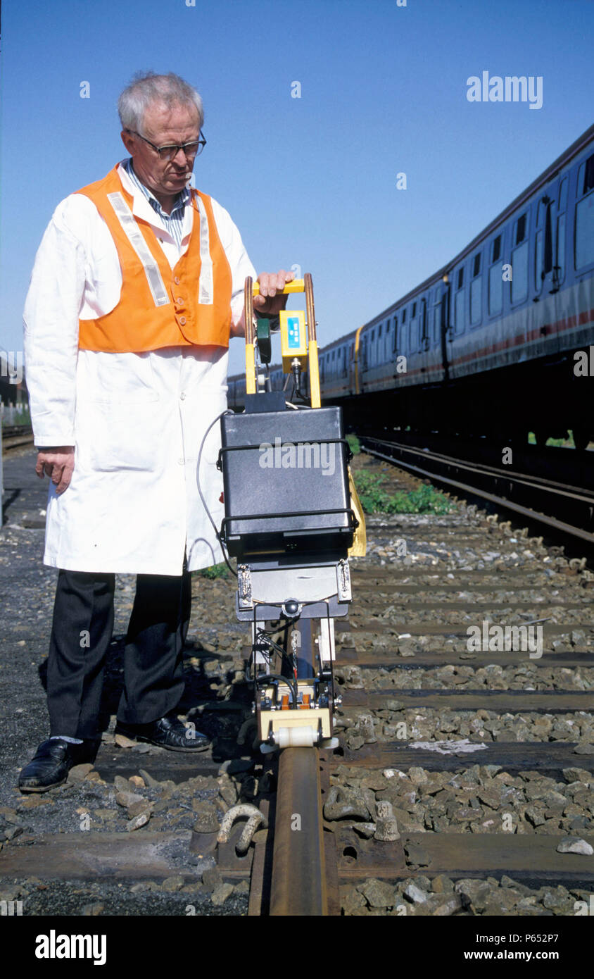 Track Tester Mobile ultra sonic track tester bing demonstrated at Brighton N.D.T. C ...