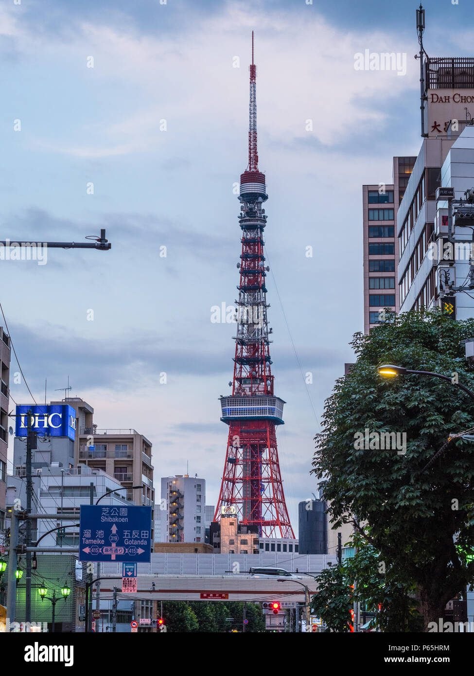 Entrance roppongi tokyo japan hi-res stock photography and images - Alamy