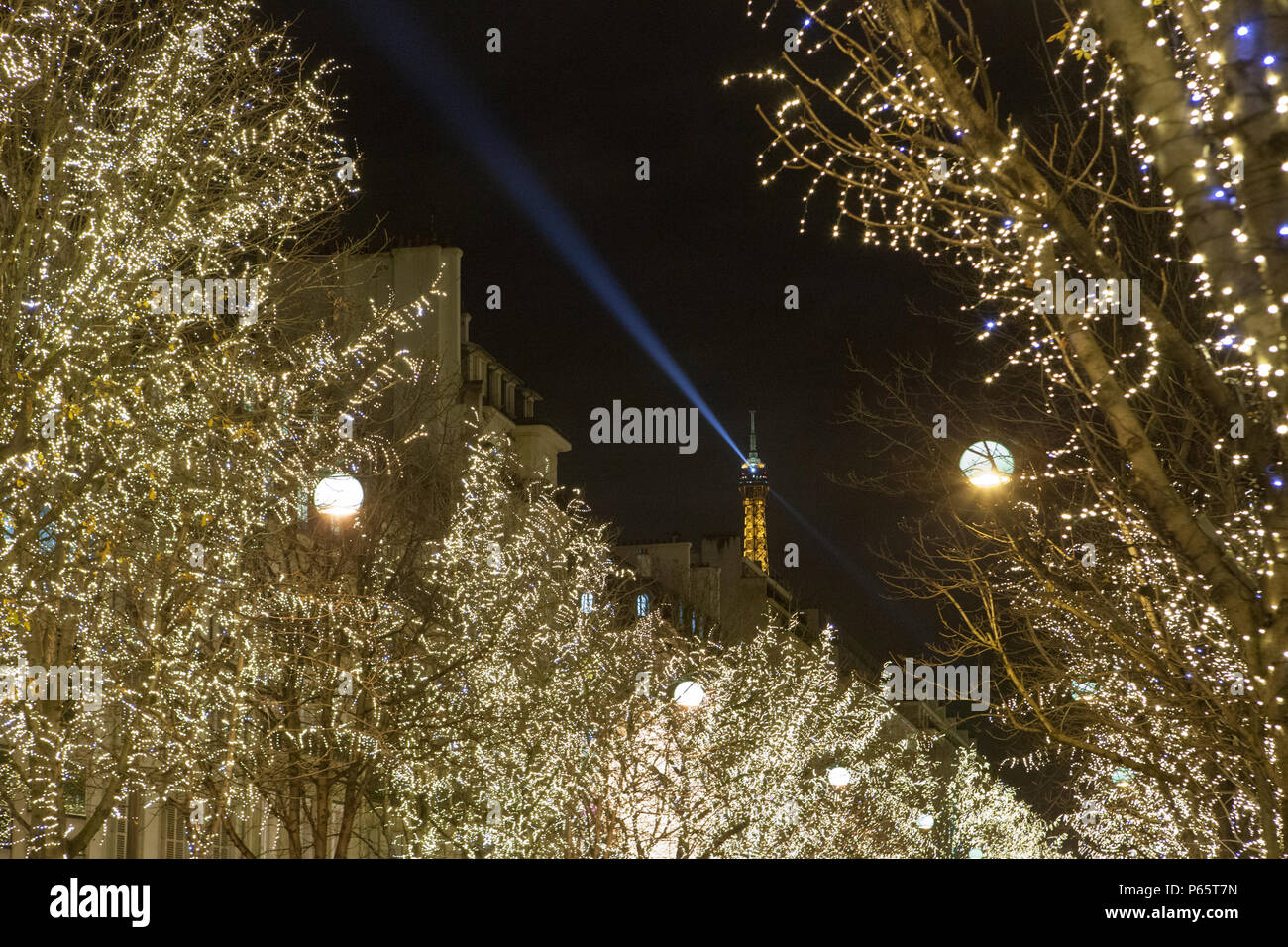 Warsaw Indiana Center Lake Park Christmas Lights 2022 Prediction Christmas Laser Light Show High Resolution Stock Photography And Images -  Alamy