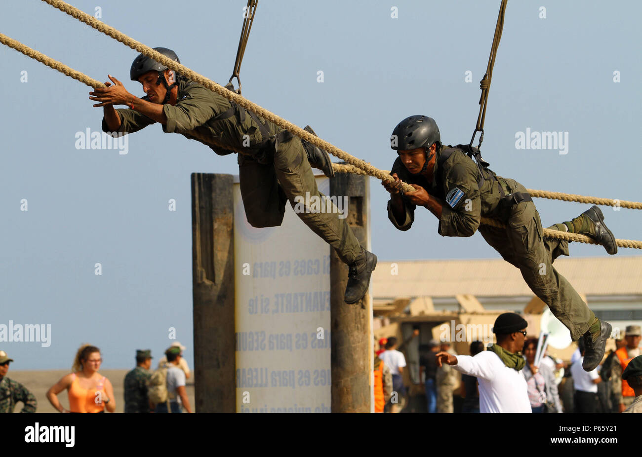 Commando crawl hires stock photography and images Alamy