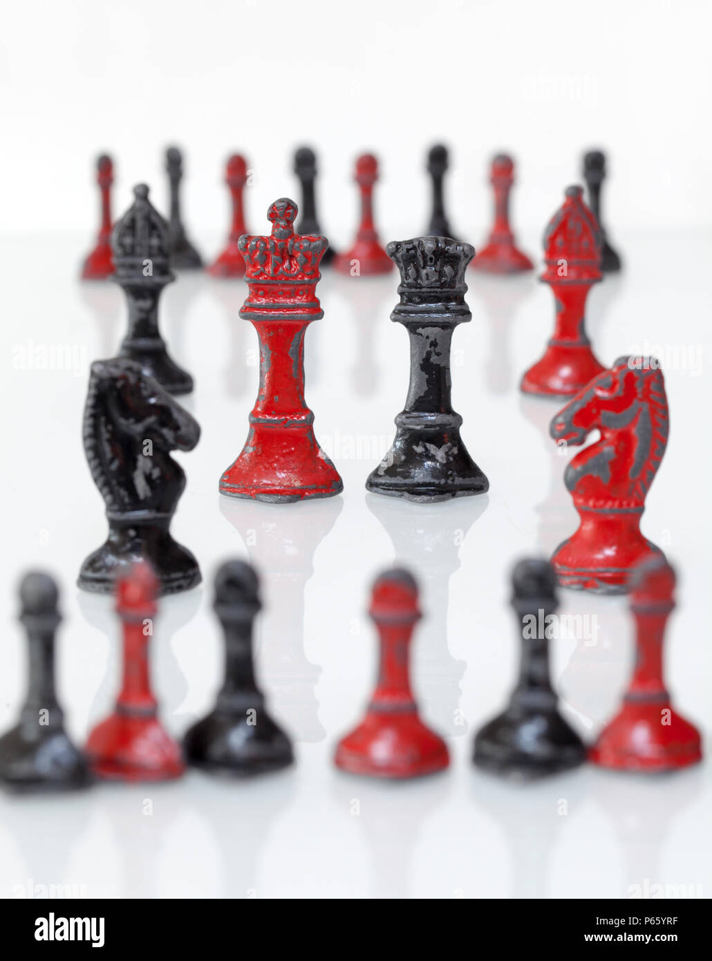 Metal chess pieces hi-res stock photography and images - Alamy