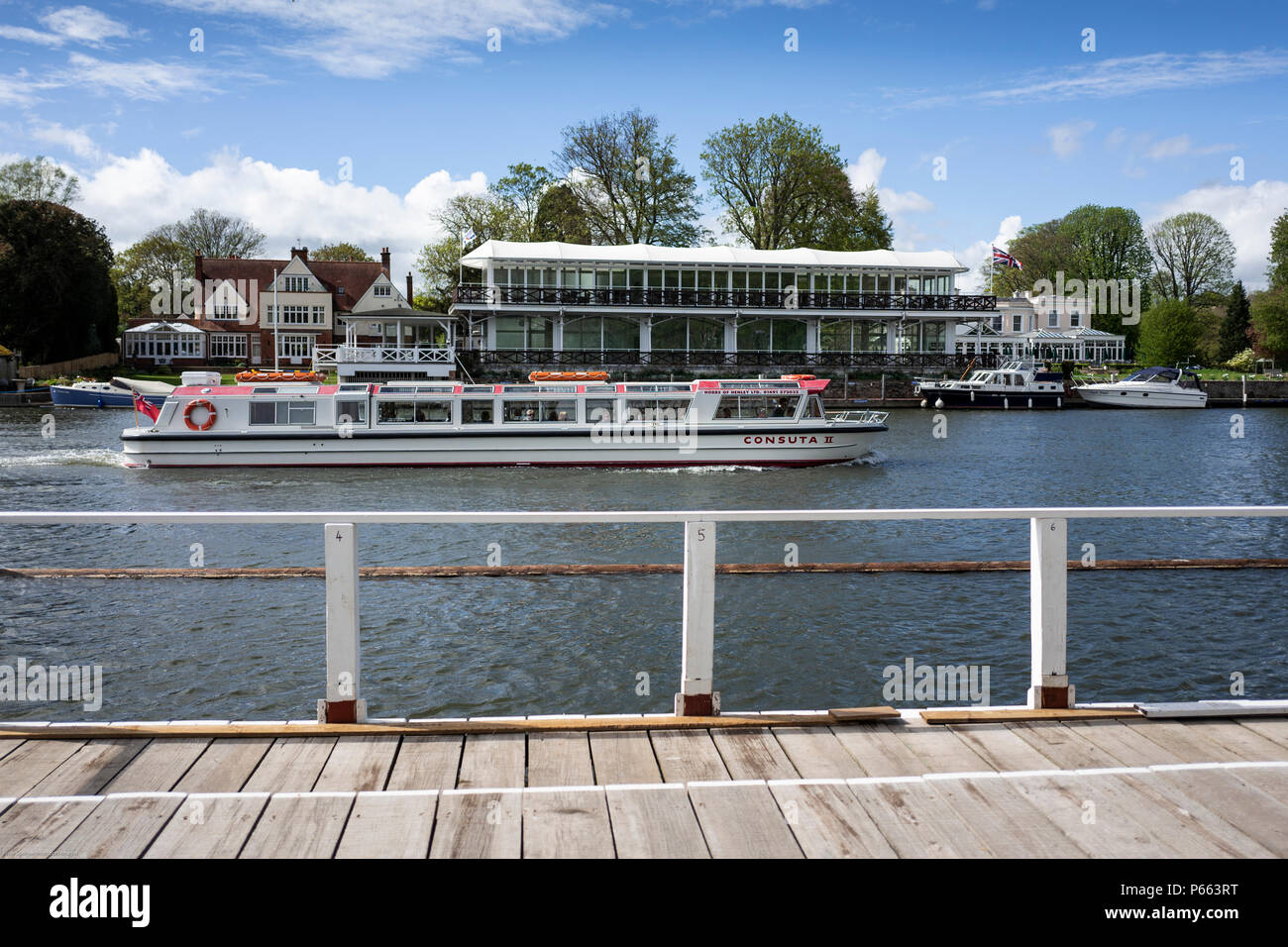 Henley on Thames, United Kingdom, Thursday,  17/05/2018,  'Course Construction' for the, '2018 Henley Royal Regatta', Henley Reach, Thames Valley, England, © Peter SPURRIER, Stock Photo