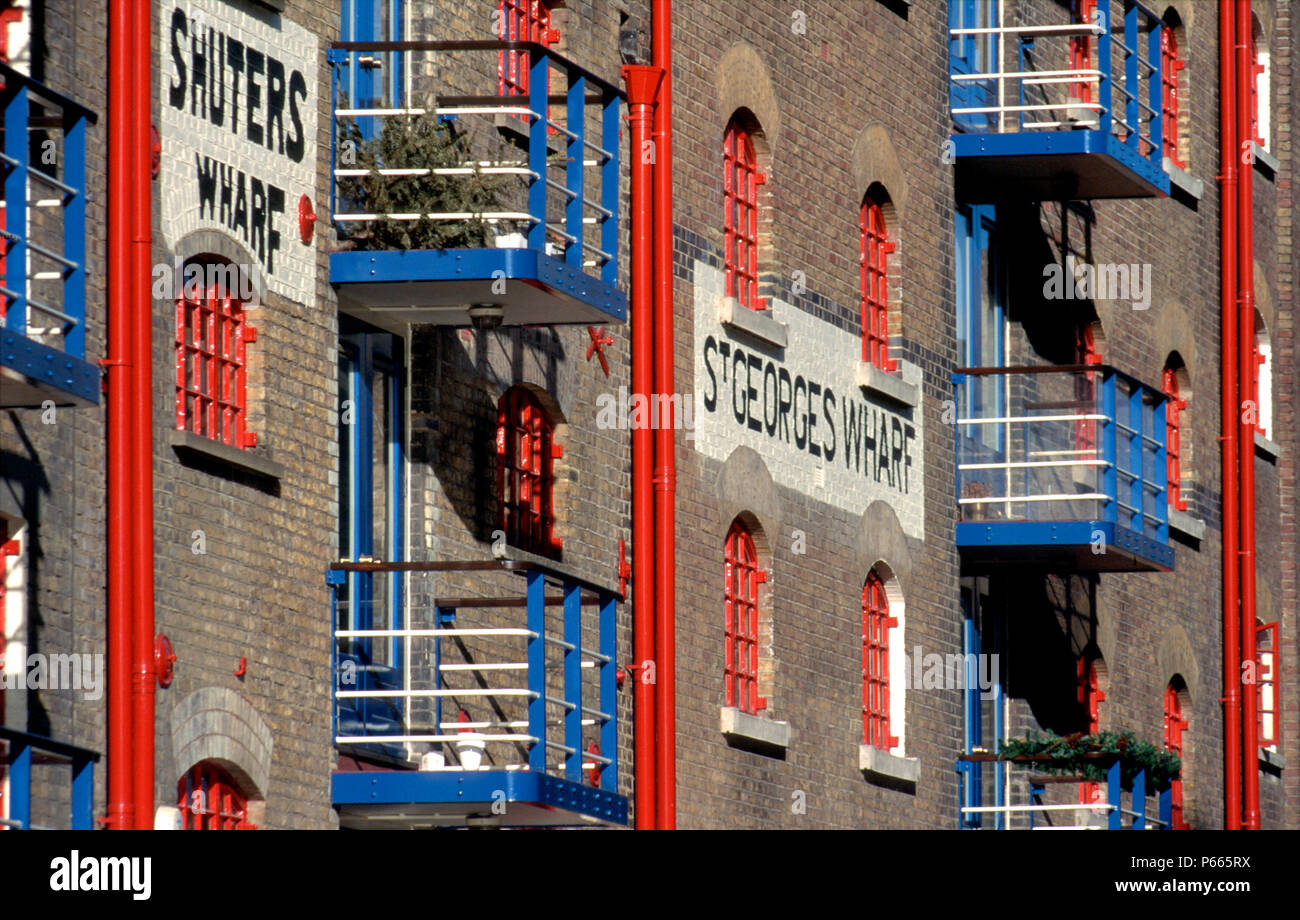 Dockland warehouse reconverted in expensive flats, close to Tower Bridge, London. Stock Photo